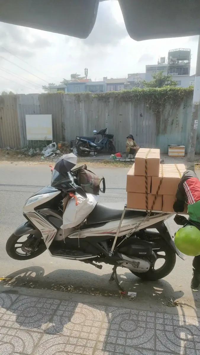 Đội Ngũ Vận Chuyển Con Kê Bê Tông