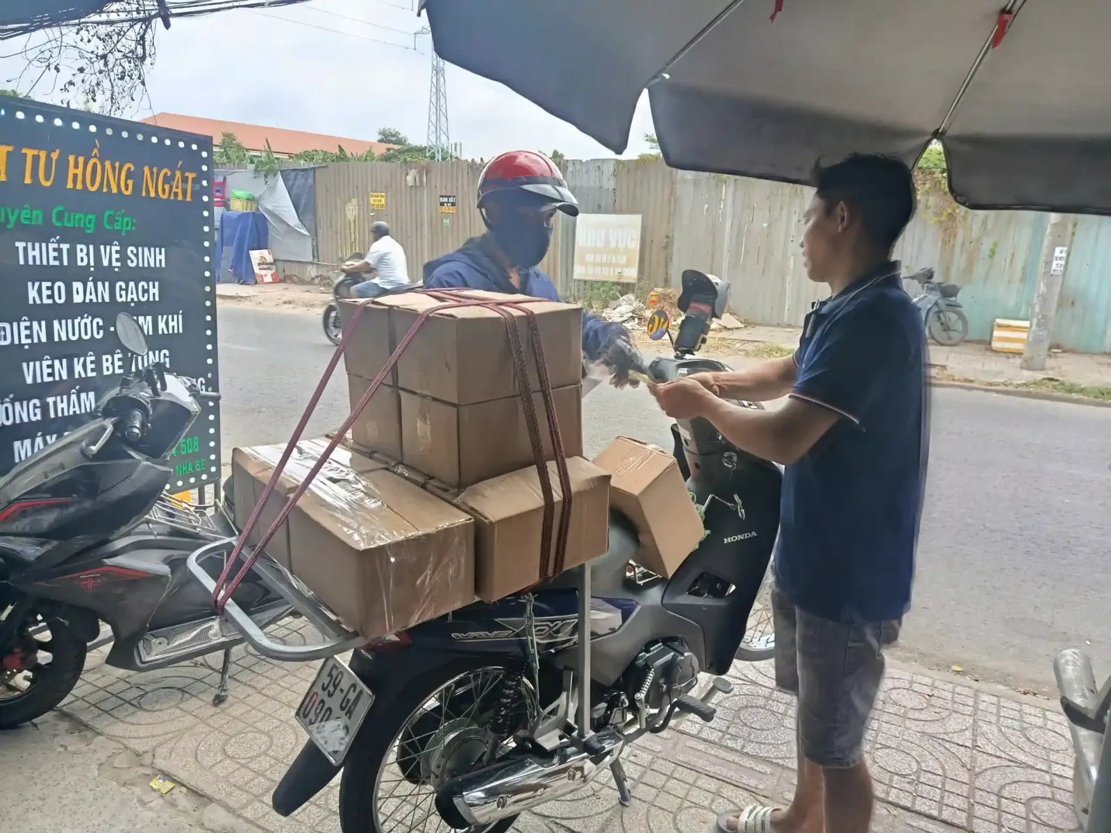 tổng kho cục kê bê tông - giao hàng