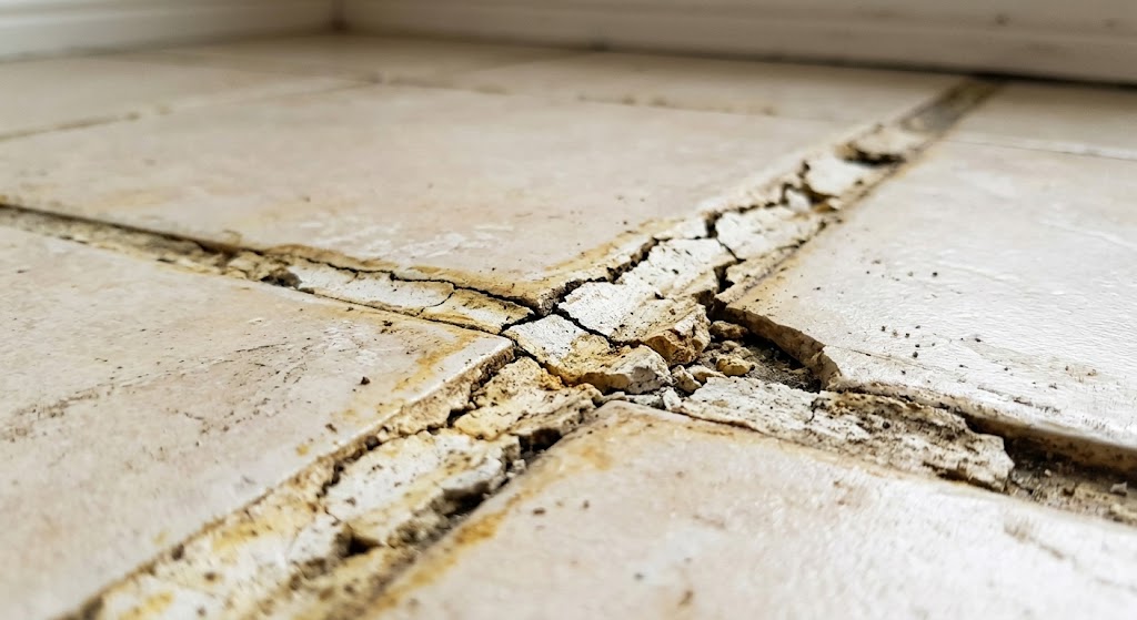 Keo chít mạch 2 thành phần- Đường Ron Bị Nứt Gãy