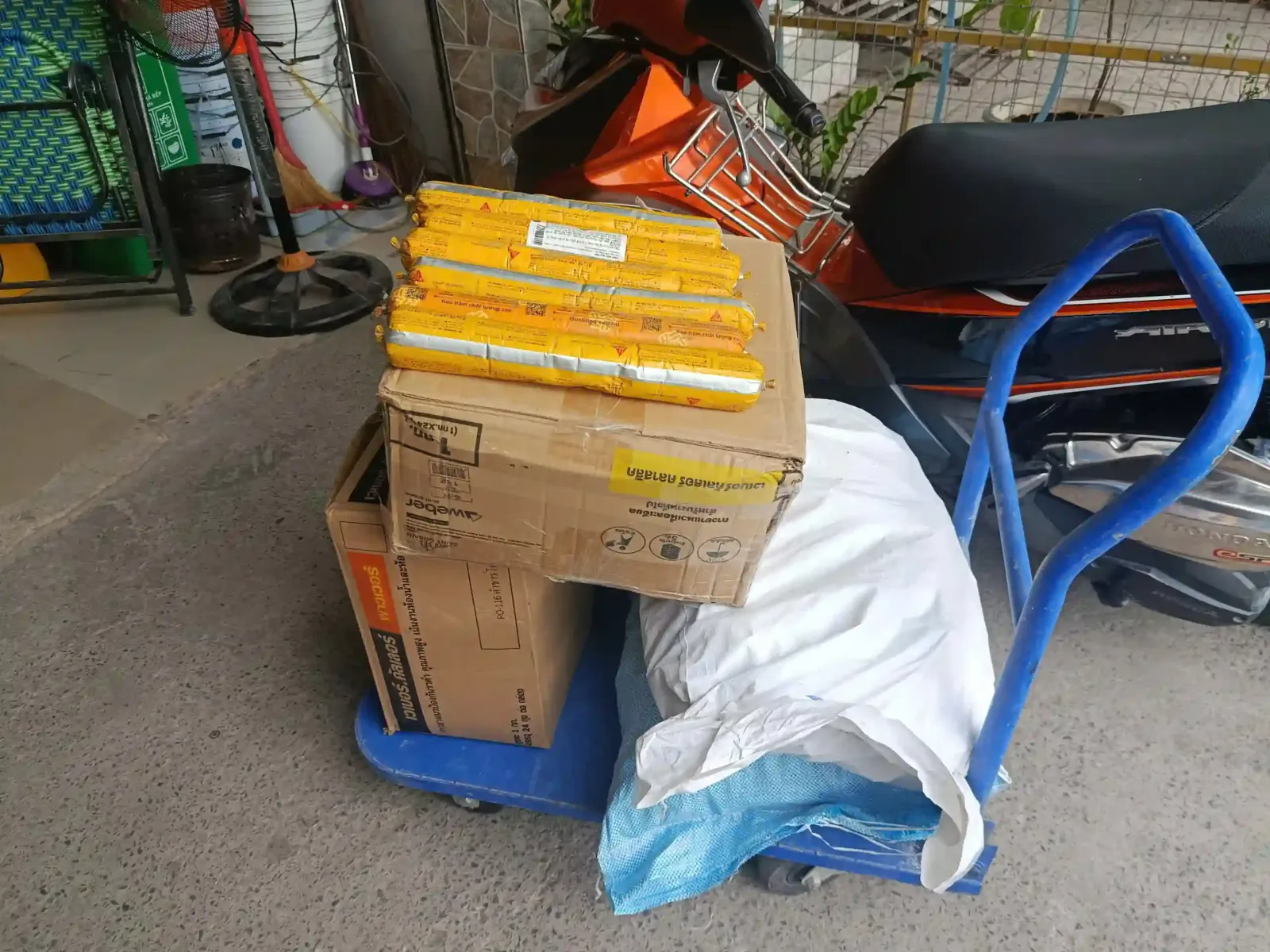 Keo Trám Khe SikaFlex Tại VLXD Hồng Ngát