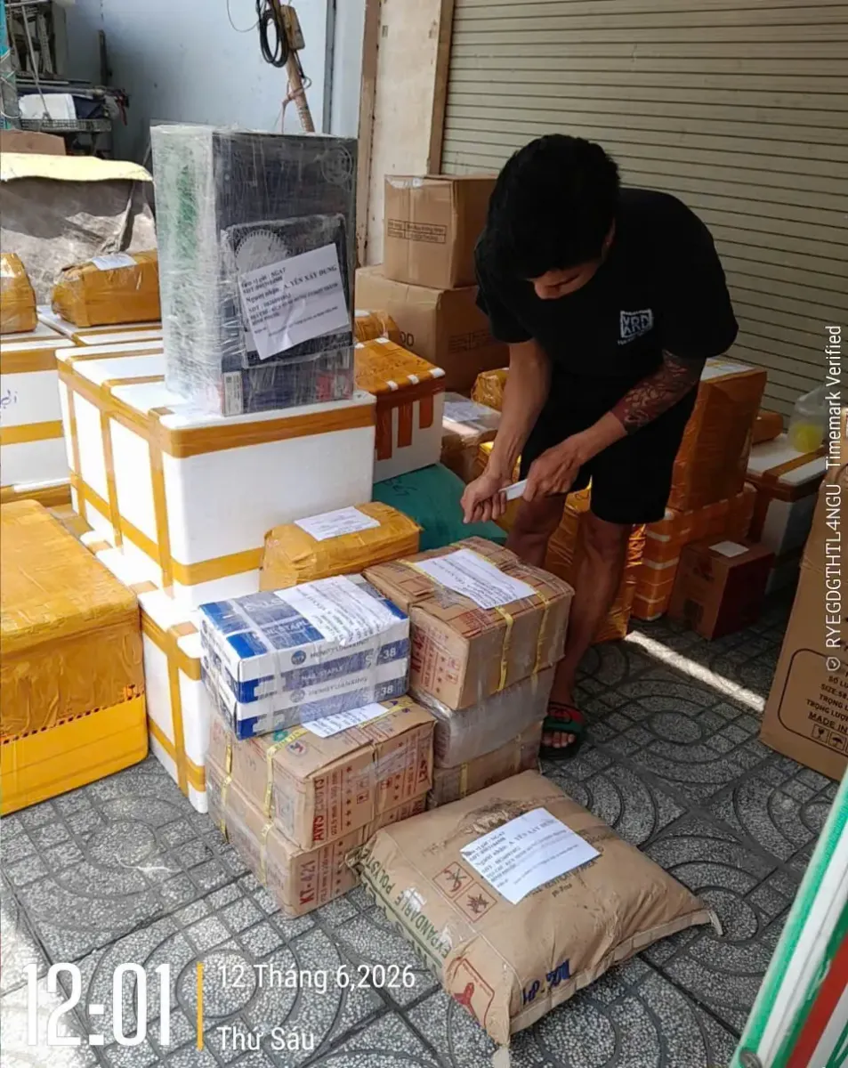 đại lý vật liệu xây dựng - giao hàng