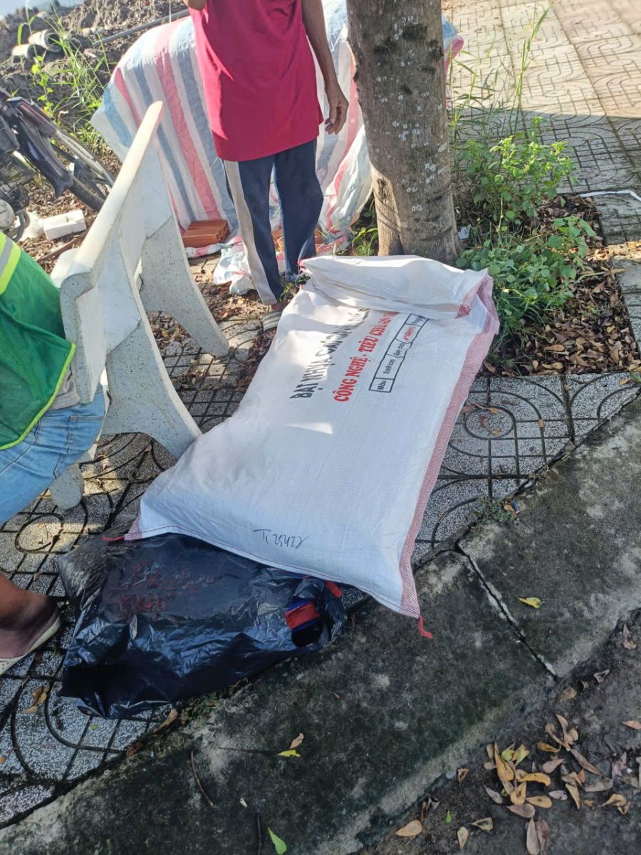 BẠT SỌC TẠI VLXD HỒNG NGÁT NHÀ BÈ